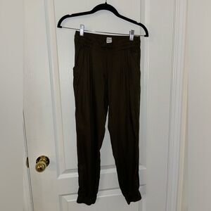 Aritzia Soft Jogger Pants